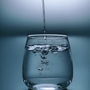 Ingeniería del agua - Vaso de agua por ciudades sostenibles, consumo adecuado y racional del agua, agua para todos